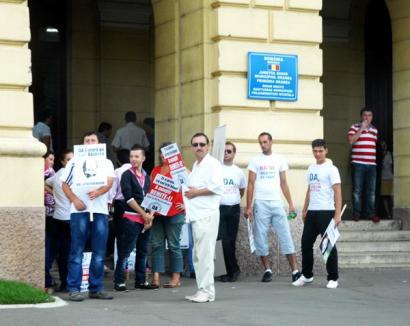 PDL-iştii acuză că USL a transformat Primăria Oradea în sediu de campanie